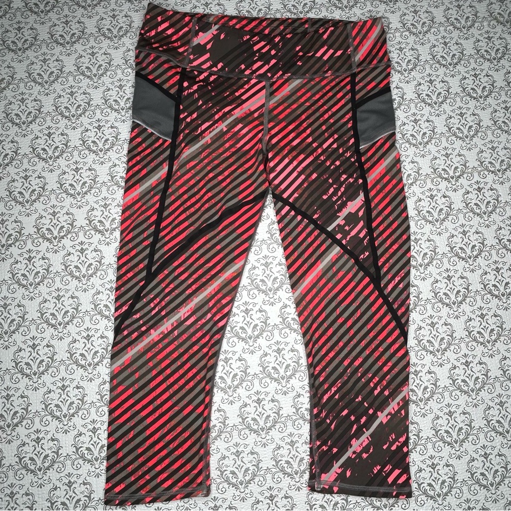Athleta Coral Radical Stride & Relay Crop Gym Leggings Striped, Medium